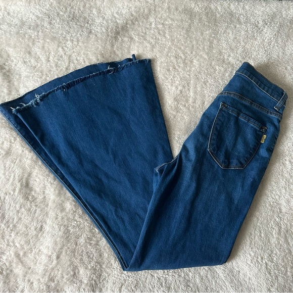 NWT ALTERED Vibrant MIU High Waisted Distressed Flare Bell Jeans sz 7/27 - Picture 2 of 7